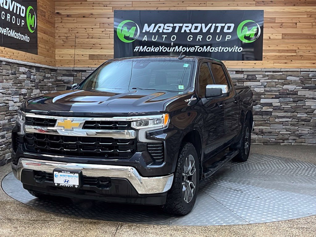 Used 2022 Chevrolet Silverado 1500 LT AWD/4WD image 3