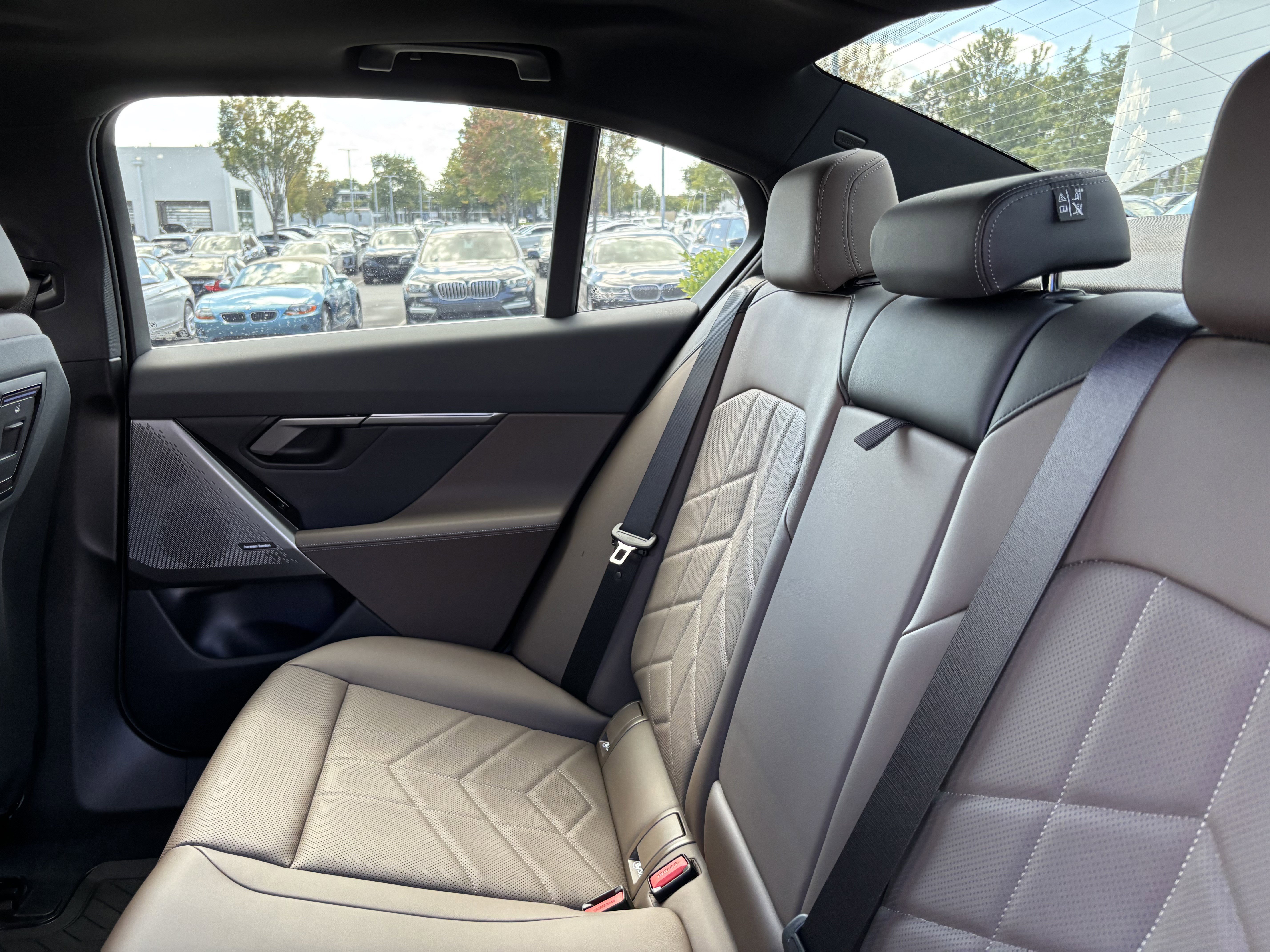 Used 2026 BMW 530i xDrive image 33