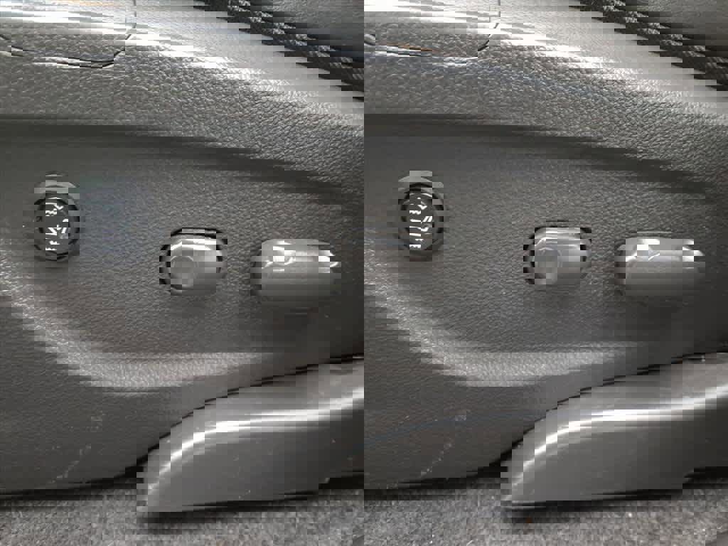 Used 2018 Chevrolet Trax LT w/ LT Convenience Package image 11