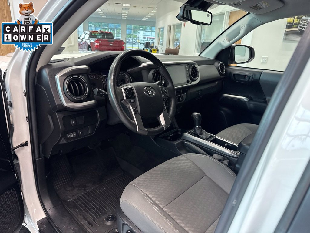 Used 2022 Toyota Tacoma SR5 AWD/4WD image 2