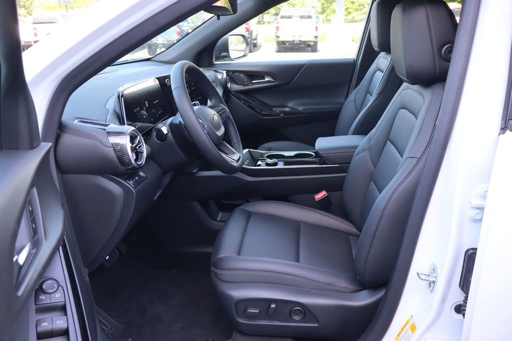 New 2026 Chevrolet Equinox LT w/ Convenience Package II FWD image 5