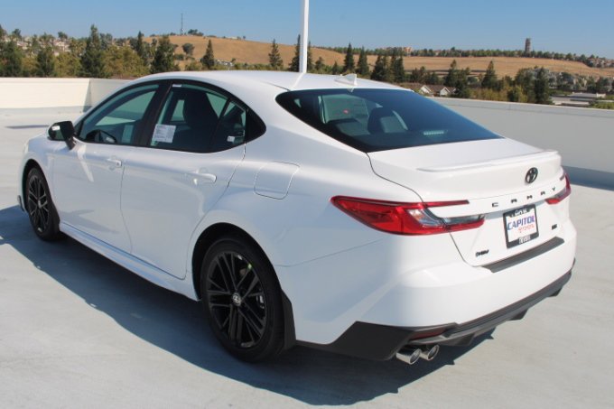 New 2026 Toyota Camry SE image 5