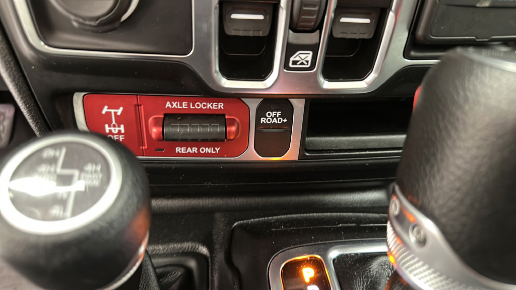 Used 2024 Jeep Wrangler Unlimited AWD/4WD image 20