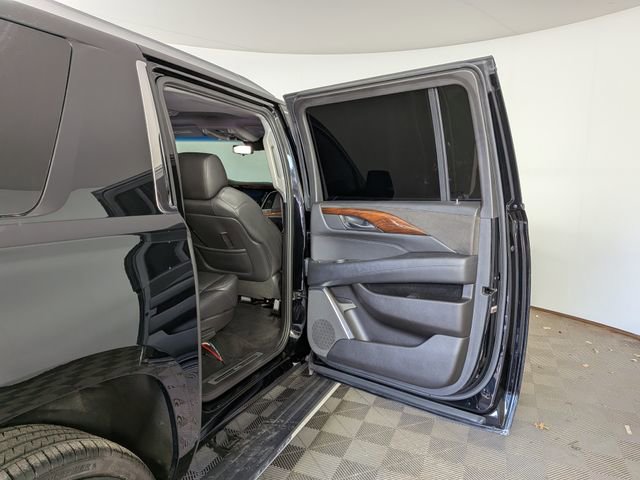 Used 2017 Cadillac Escalade ESV Premium Luxury image 41
