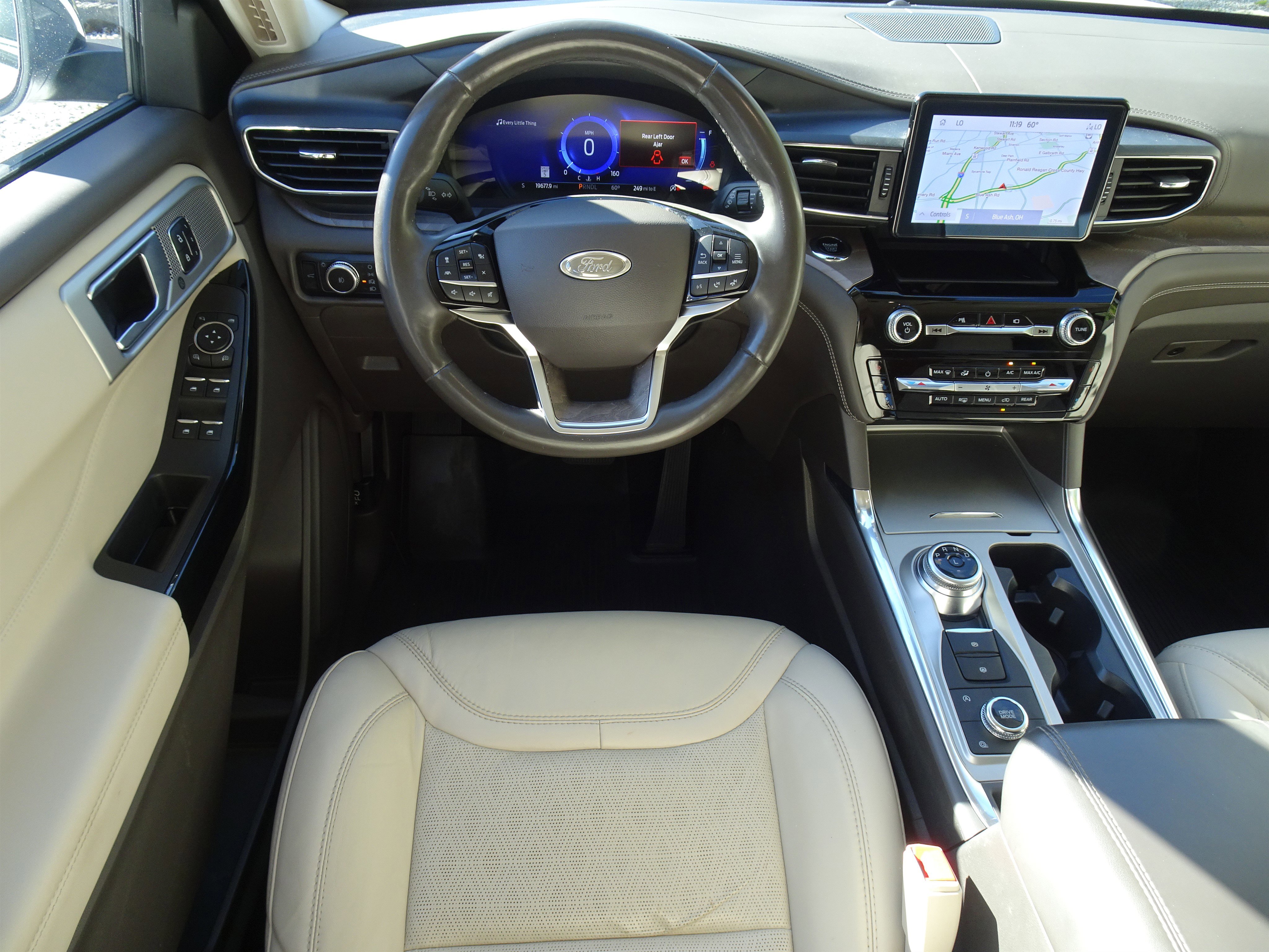 Used 2023 Ford Explorer Platinum w/ Equipment Group 601A image 17