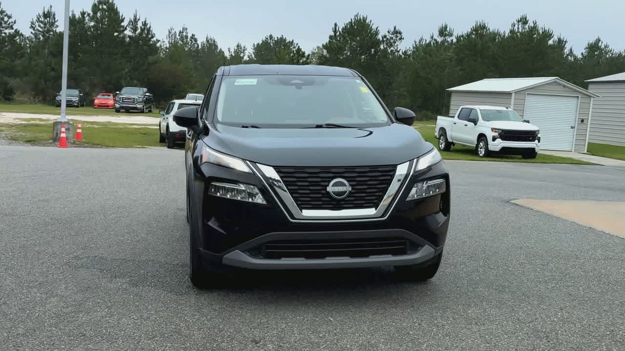 Used 2023 Nissan Rogue SV FWD image 3