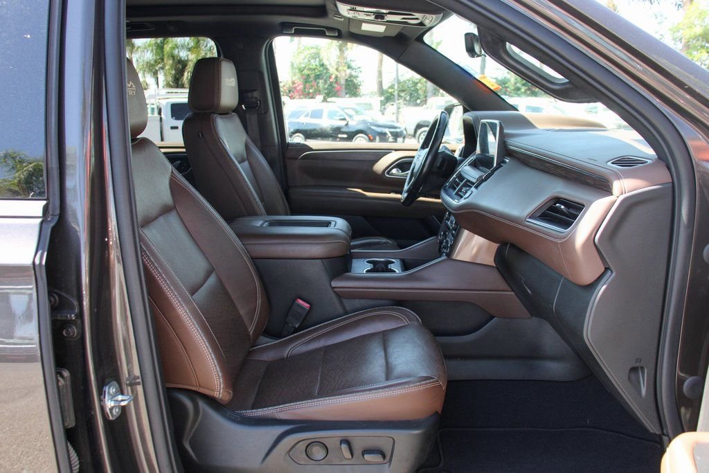 Used 2021 Chevrolet Suburban High Country w/ Premium Package image 46