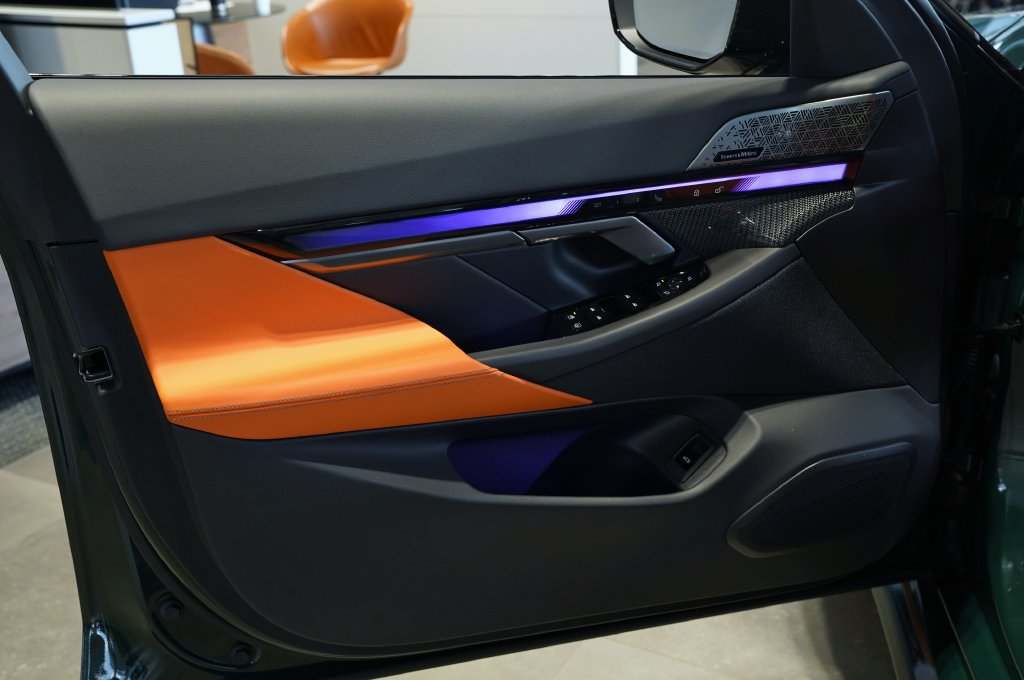 New 2027 BMW M5 w/ Carbon Package AWD/4WD image 9