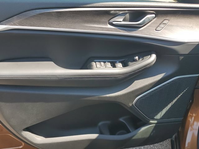 New 2026 Jeep Grand Cherokee L Limited w/ Luxury Tech Group II AWD/4WD image 16
