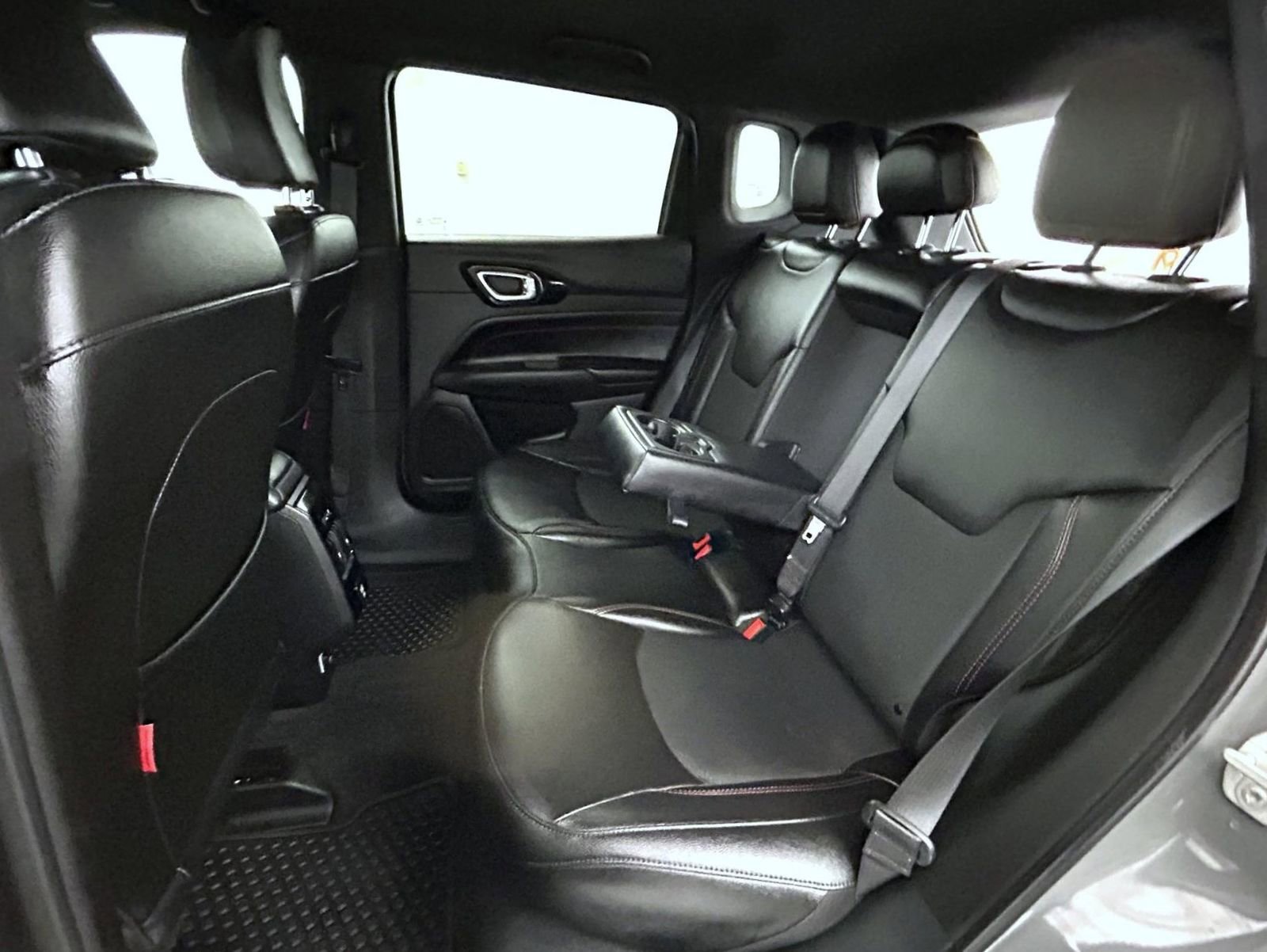 Used 2024 Jeep Compass Trailhawk image 19