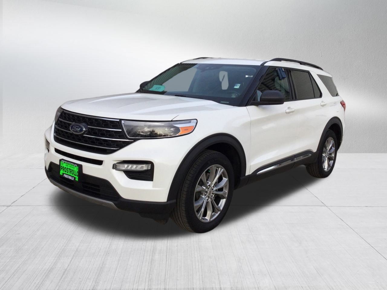 Used 2023 Ford Explorer XLT w/ Equipment Group 202A AWD/4WD image 2