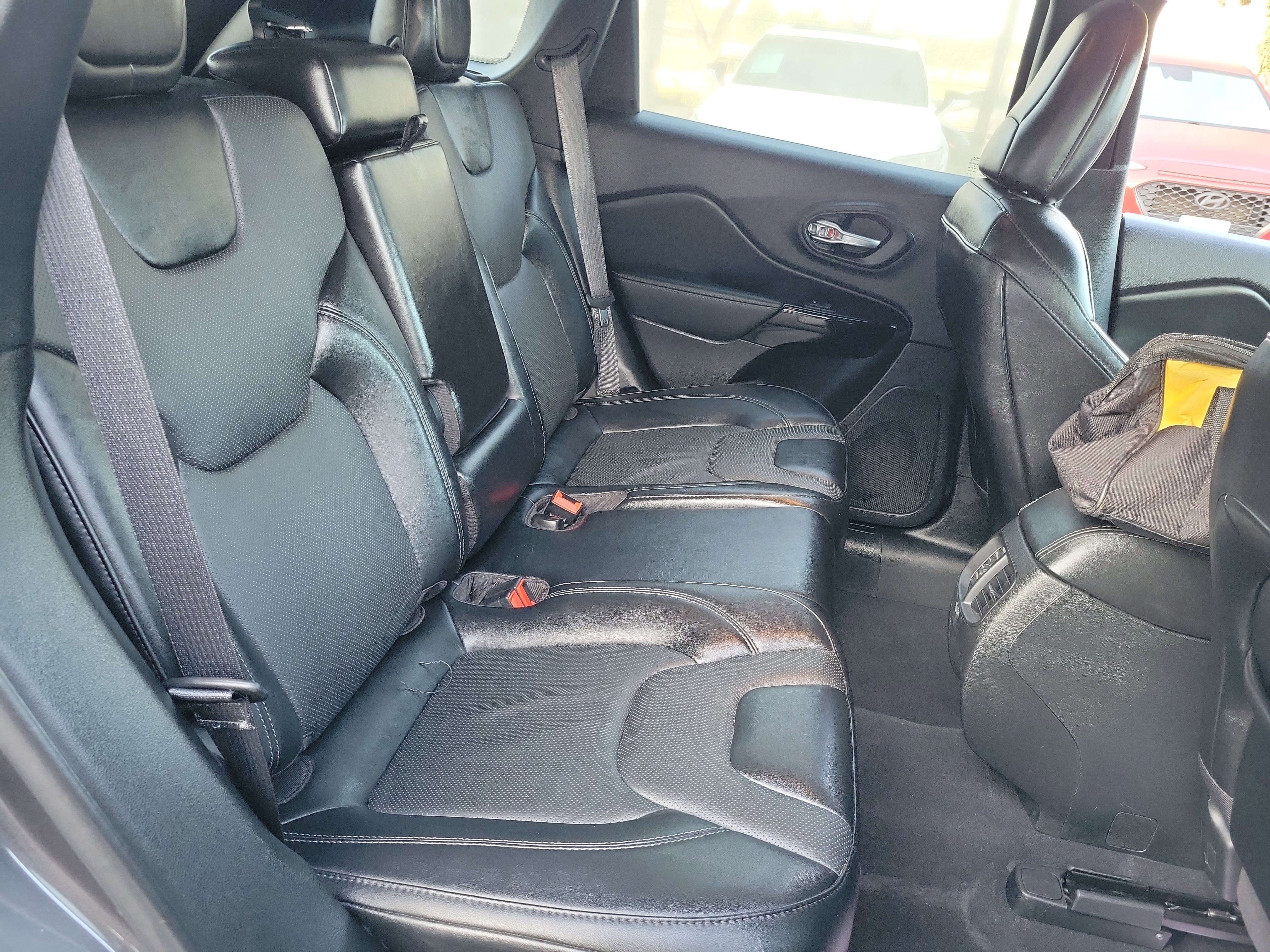 Used 2023 Jeep Cherokee Altitude Lux AWD/4WD image 23