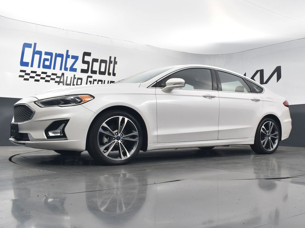 Used 2019 Ford Fusion Titanium image 18