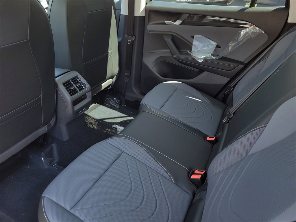 New 2025 Volkswagen Tiguan SE image 4