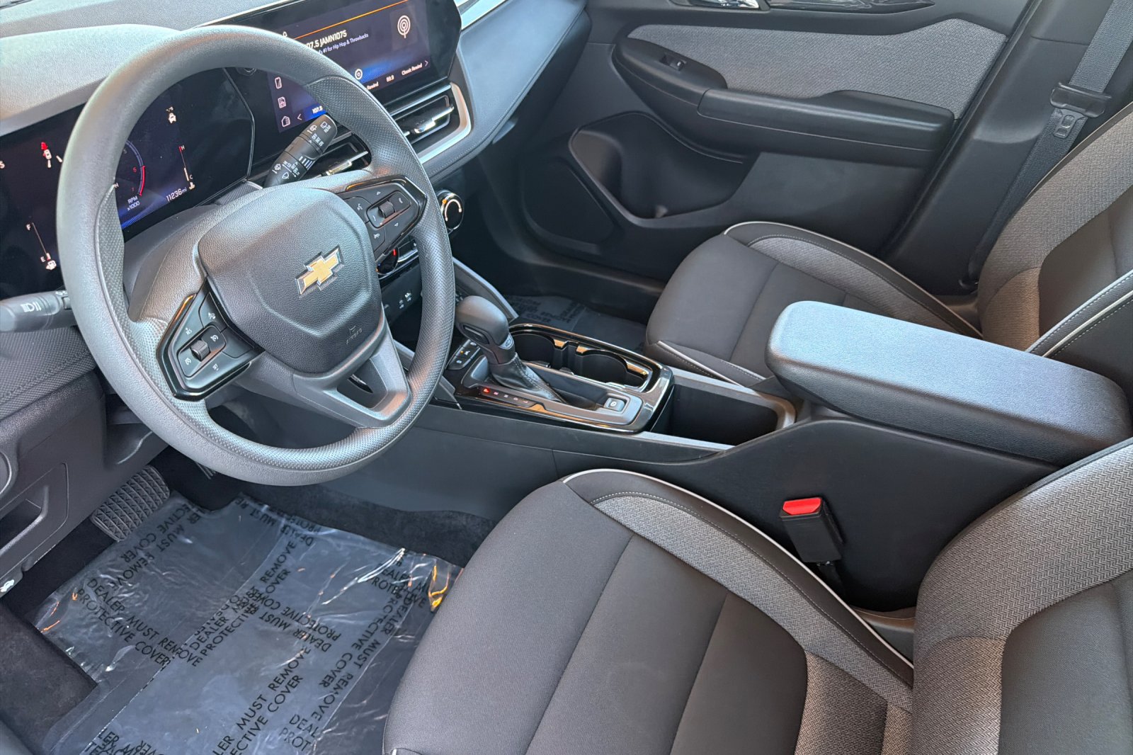 Used 2025 Chevrolet TrailBlazer LT AWD/4WD image 11