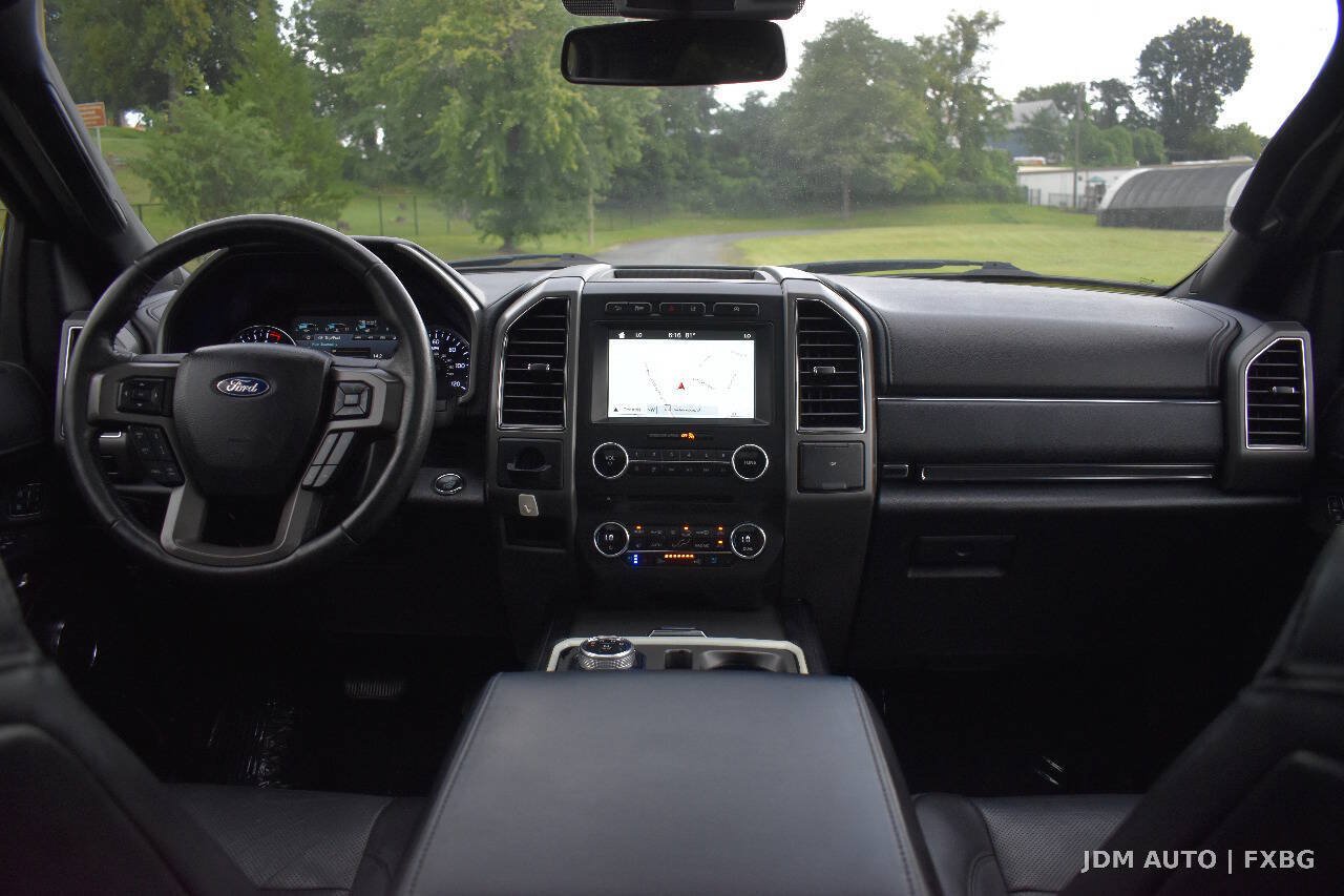 Used 2018 Ford Expedition Max XLT w/ Equipment Group 202A AWD/4WD image 18