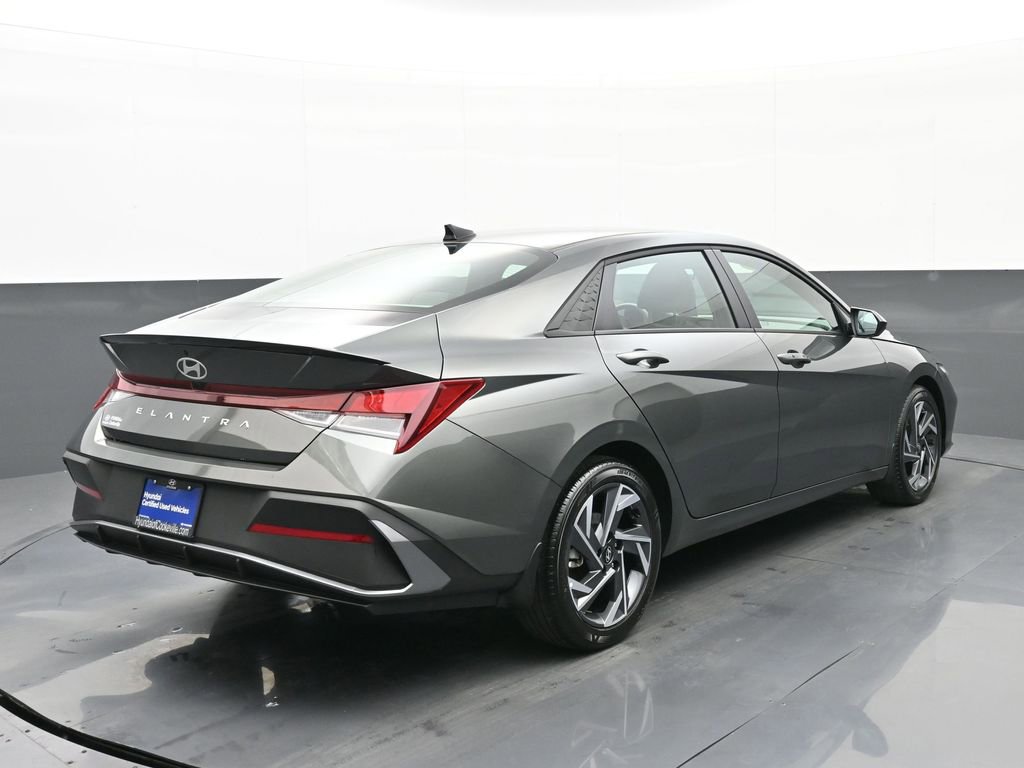 Certified 2025 Hyundai Elantra Sport image 4