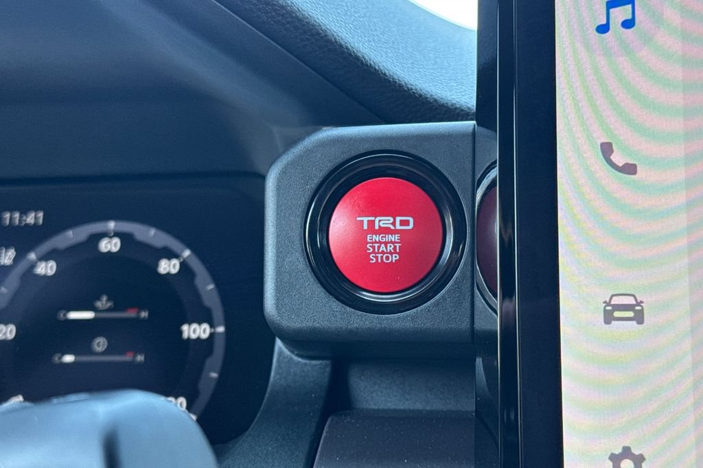Used 2025 Toyota Tacoma TRD Sport AWD/4WD image 21