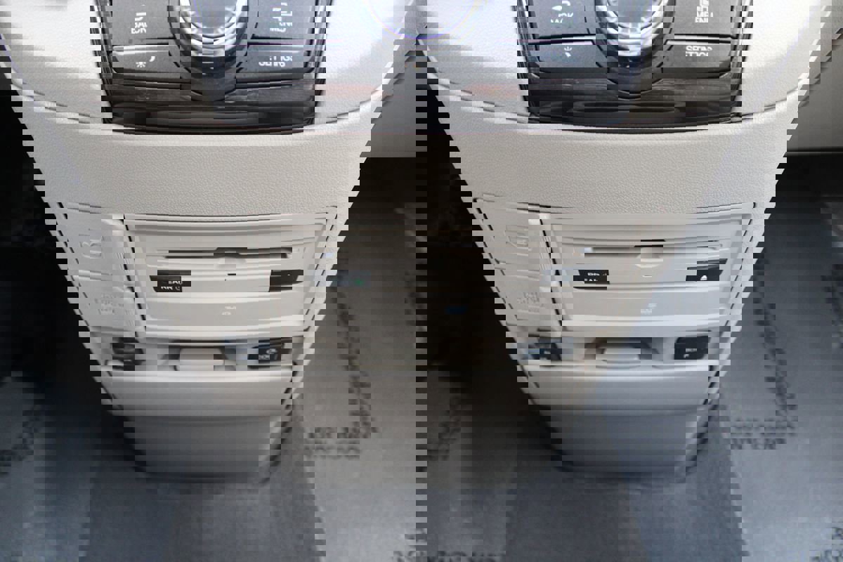 Used 2015 Honda Odyssey Touring Elite image 33