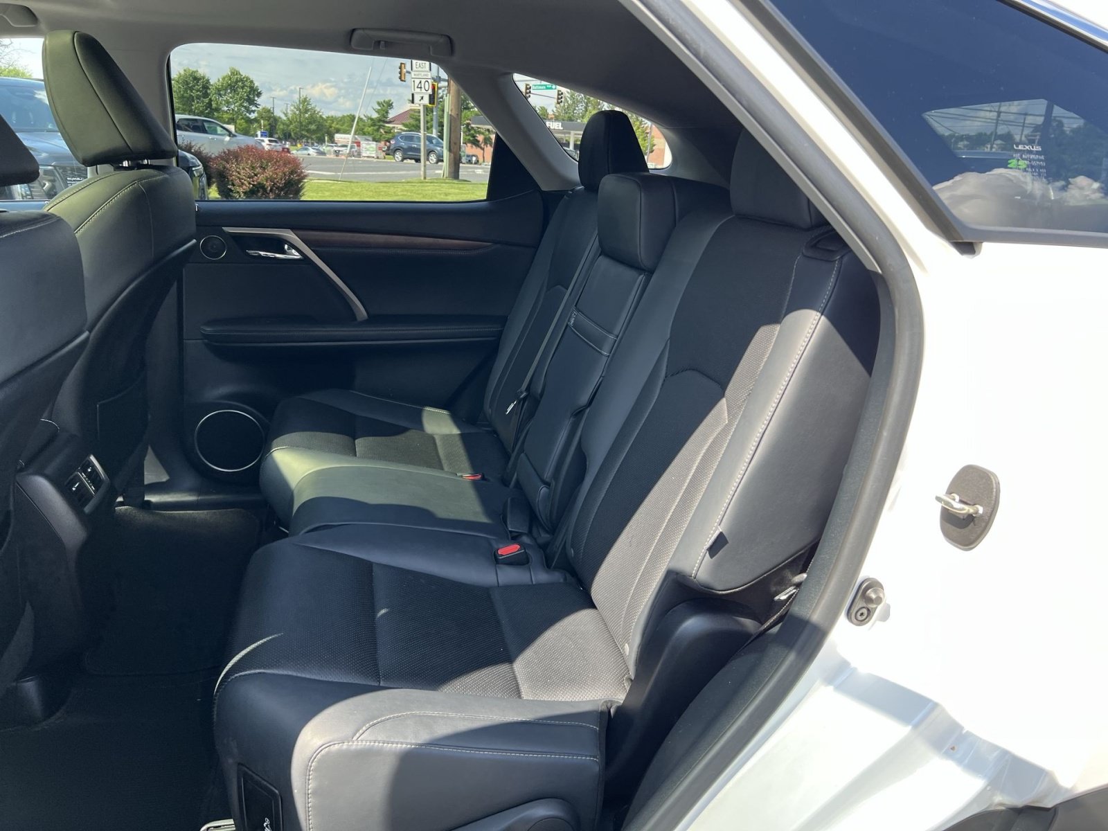 Used 2022 Lexus RX 350L Premium w/ Premium Package AWD/4WD image 25