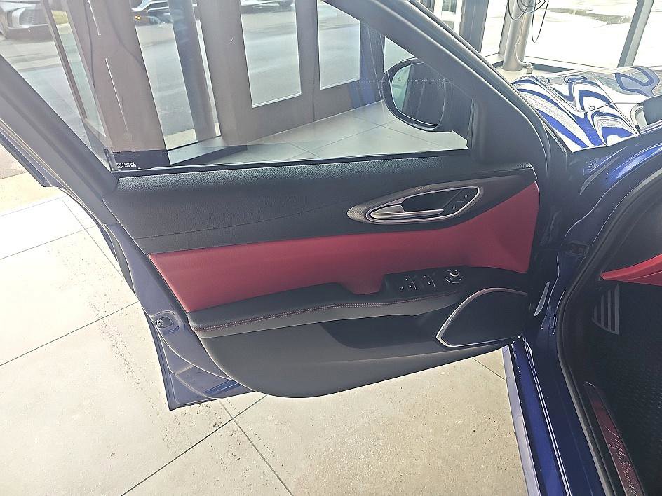 Used 2020 Alfa Romeo Giulia Ti Sport image 10