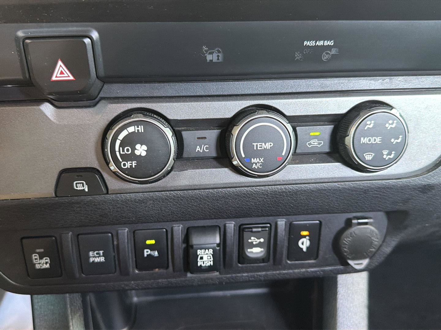 Used 2019 Toyota Tacoma TRD Sport w/ Technology Package image 23