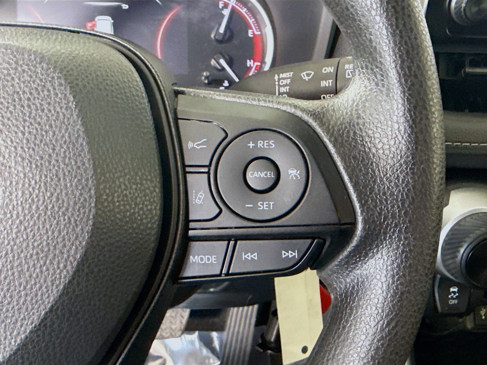 Used 2024 Toyota RAV4 LE FWD image 15