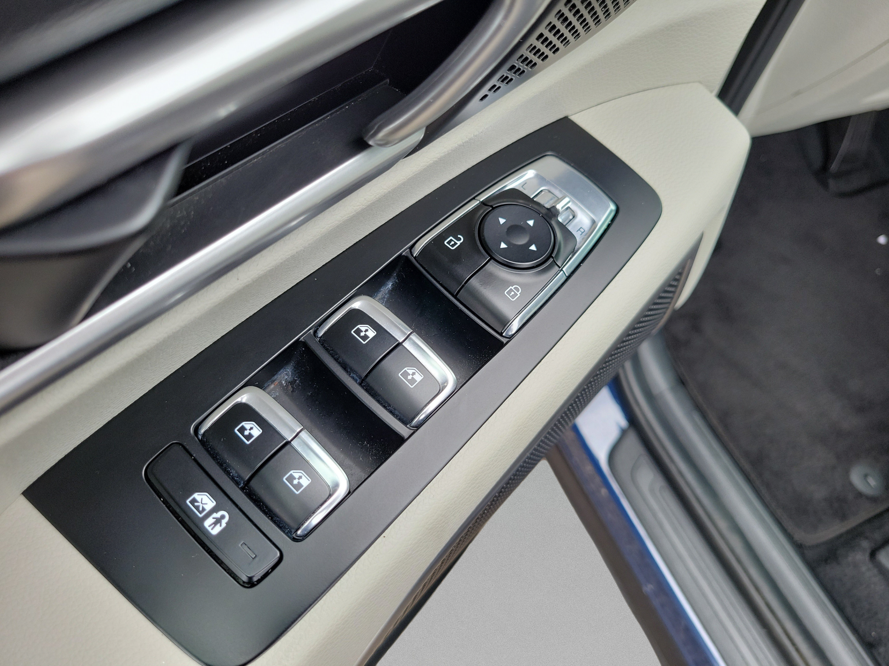 Used 2024 Kia Telluride S w/ S Sunroof Package FWD image 23