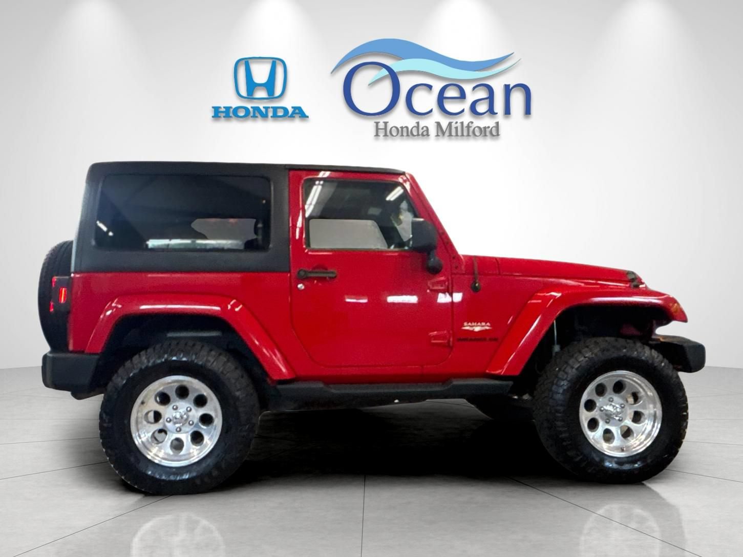 Used 2014 Jeep Wrangler Sahara w/ Dual Top Group AWD/4WD image 2