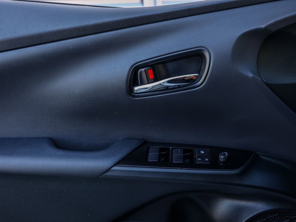 Used 2021 Toyota Prius L Eco image 24