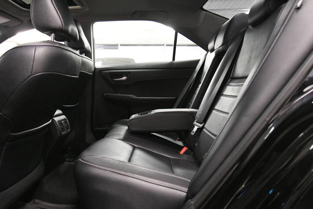 Used 2015 Toyota Camry XLE FWD image 23