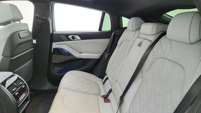 Used 2026 BMW X6 xDrive40i w/ Climate Comfort Package image 30