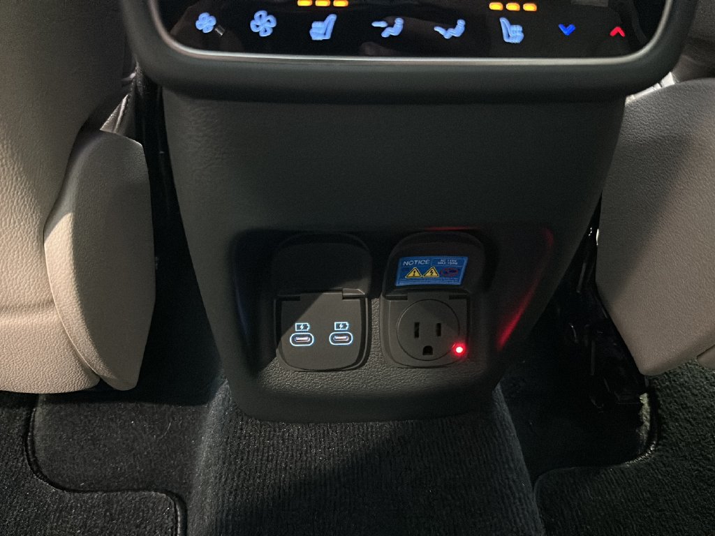 Certified 2025 Genesis GV80 2.5T Prestige AWD/4WD image 26
