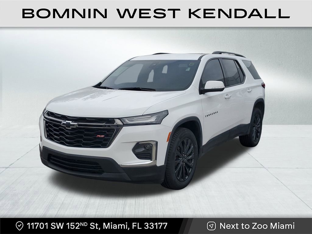 Used 2023 Chevrolet Traverse RS image 3