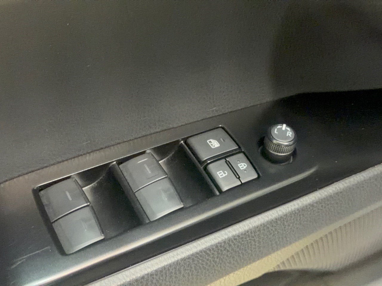 Used 2025 Toyota Camry LE FWD image 15