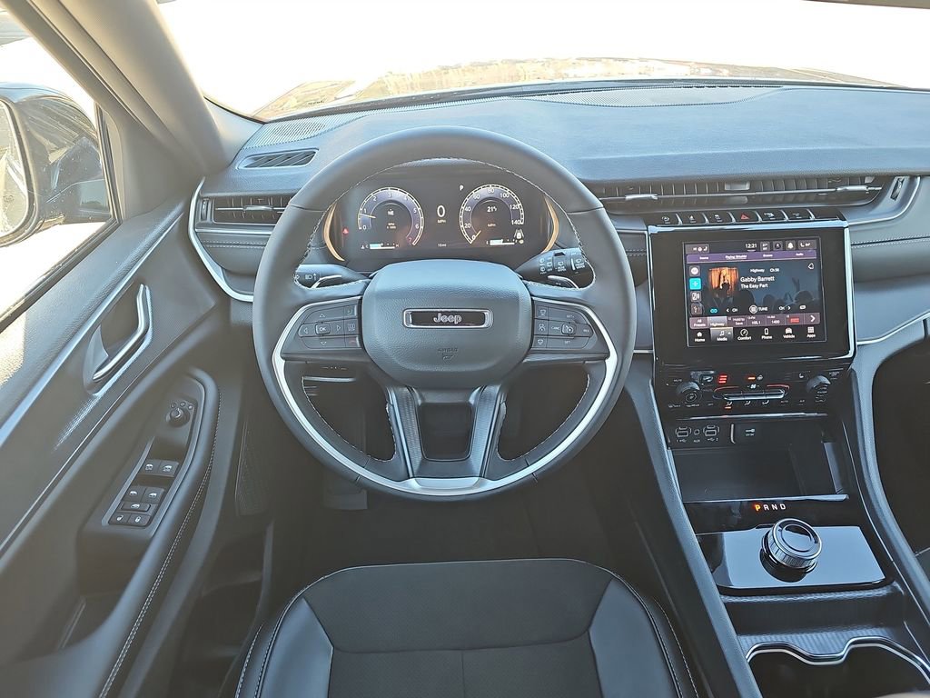 New 2025 Jeep Grand Cherokee Altitude image 16