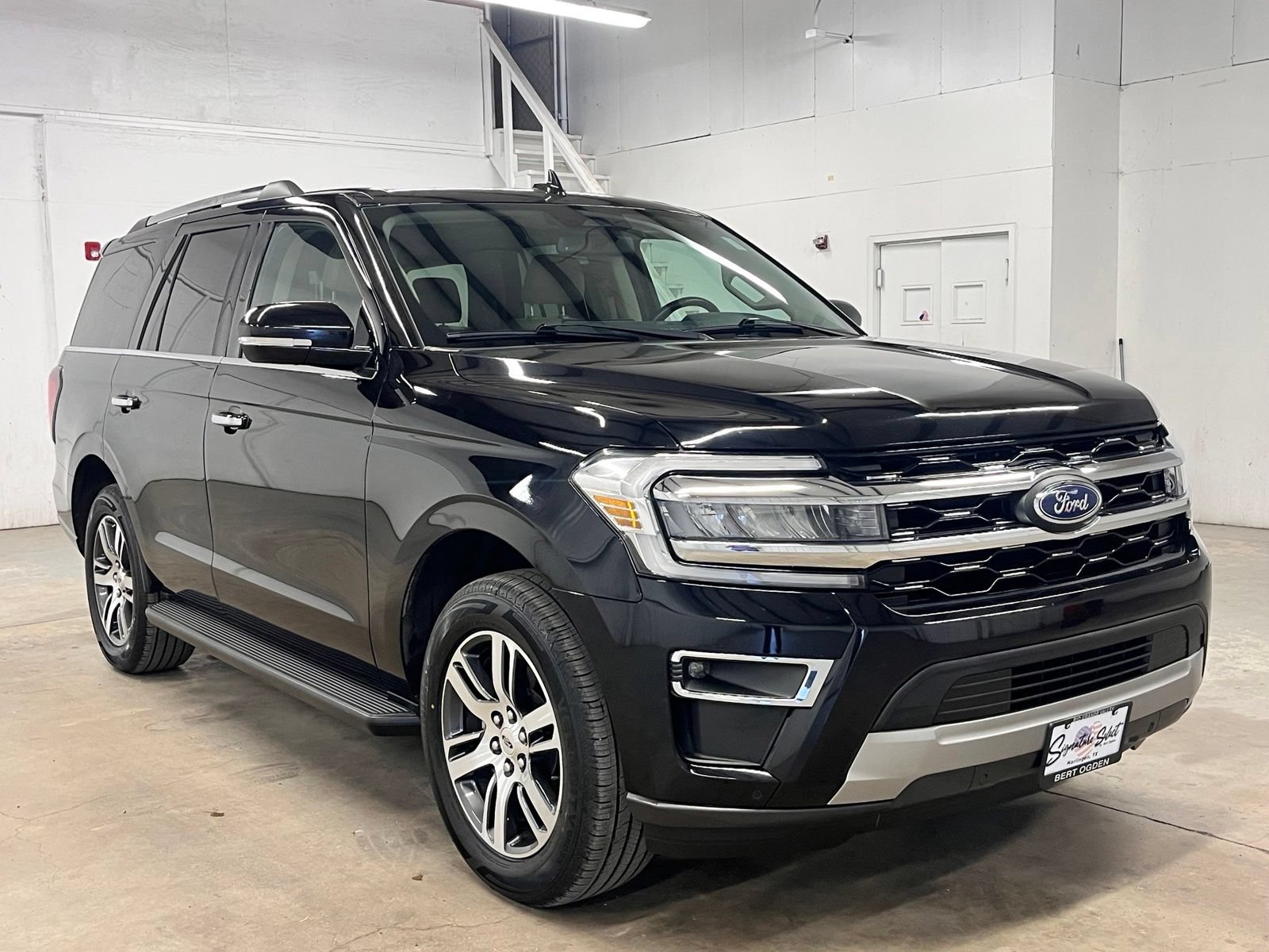 Used 2024 Ford Expedition Limited RWD image 1