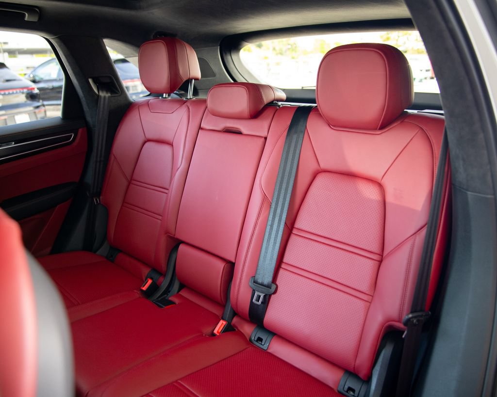Certified 2023 Porsche Cayenne GTS AWD/4WD image 19