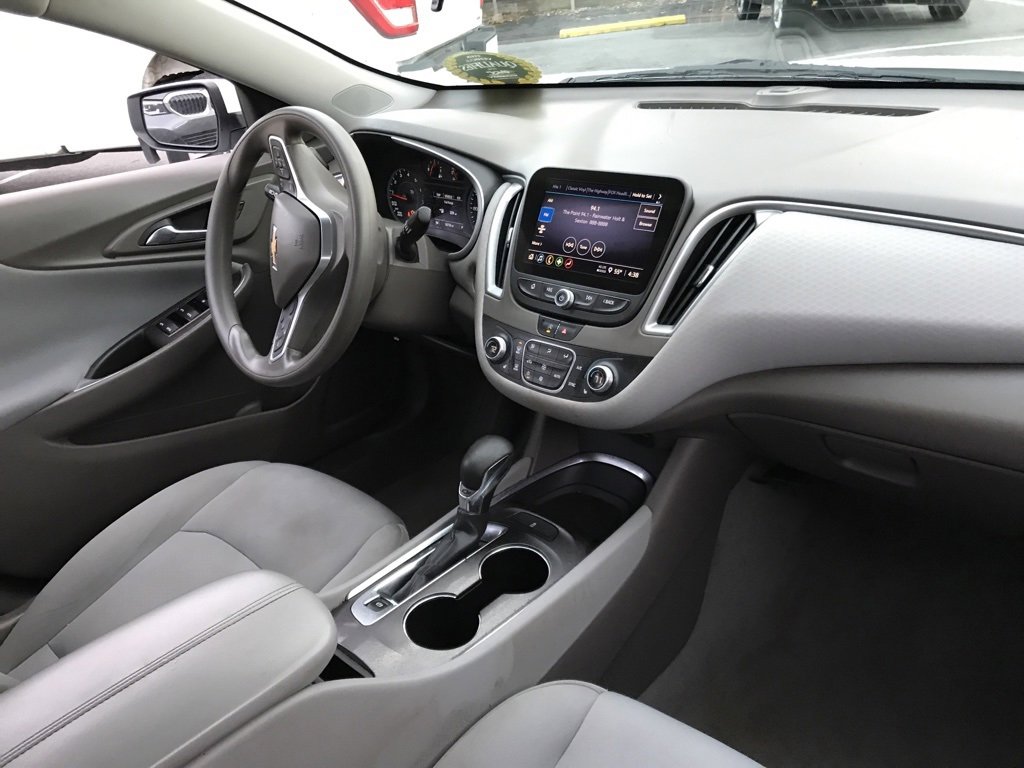 Used 2022 Chevrolet Malibu LT image 8