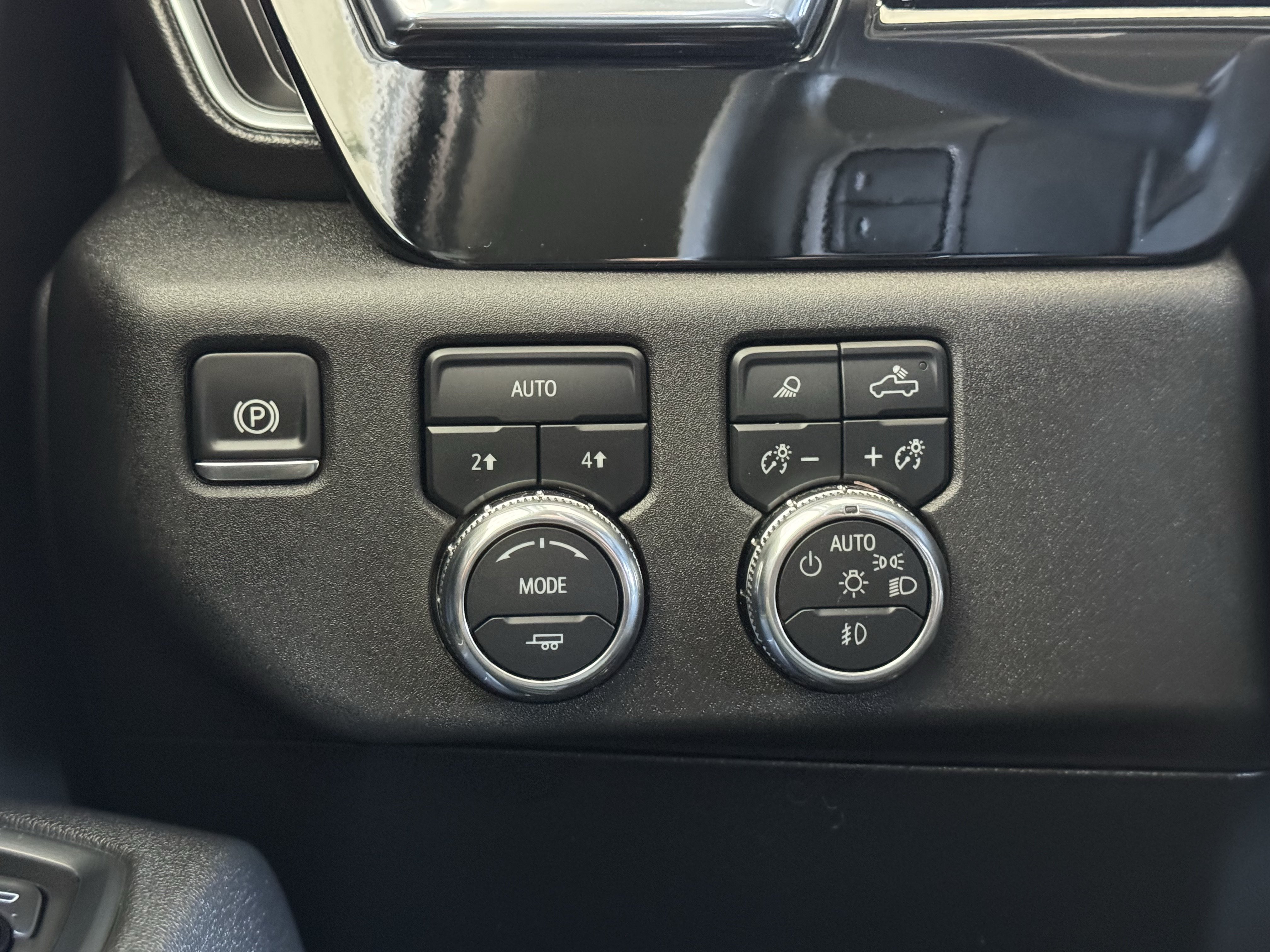 Certified 2025 GMC Sierra 1500 SLT AWD/4WD image 32