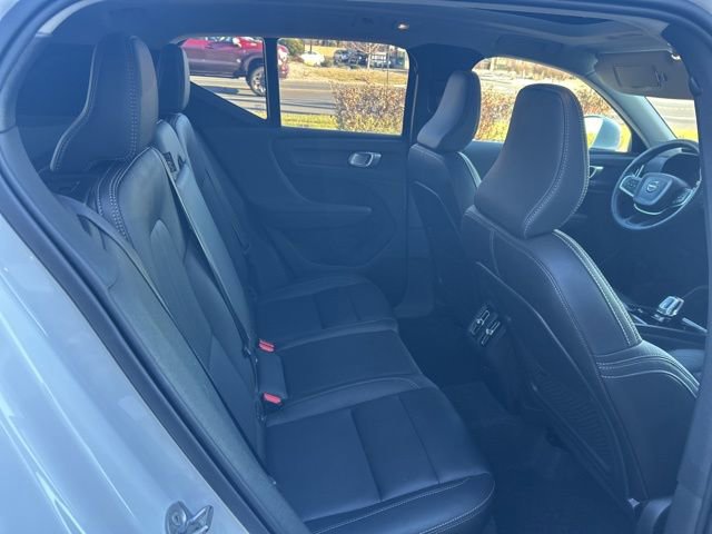 Certified 2025 Volvo XC40 B5 Plus AWD/4WD image 13