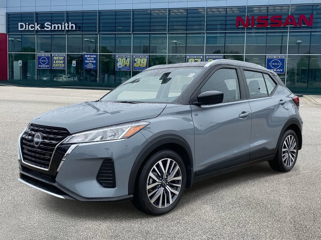 Used 2024 Nissan Kicks SV image 3