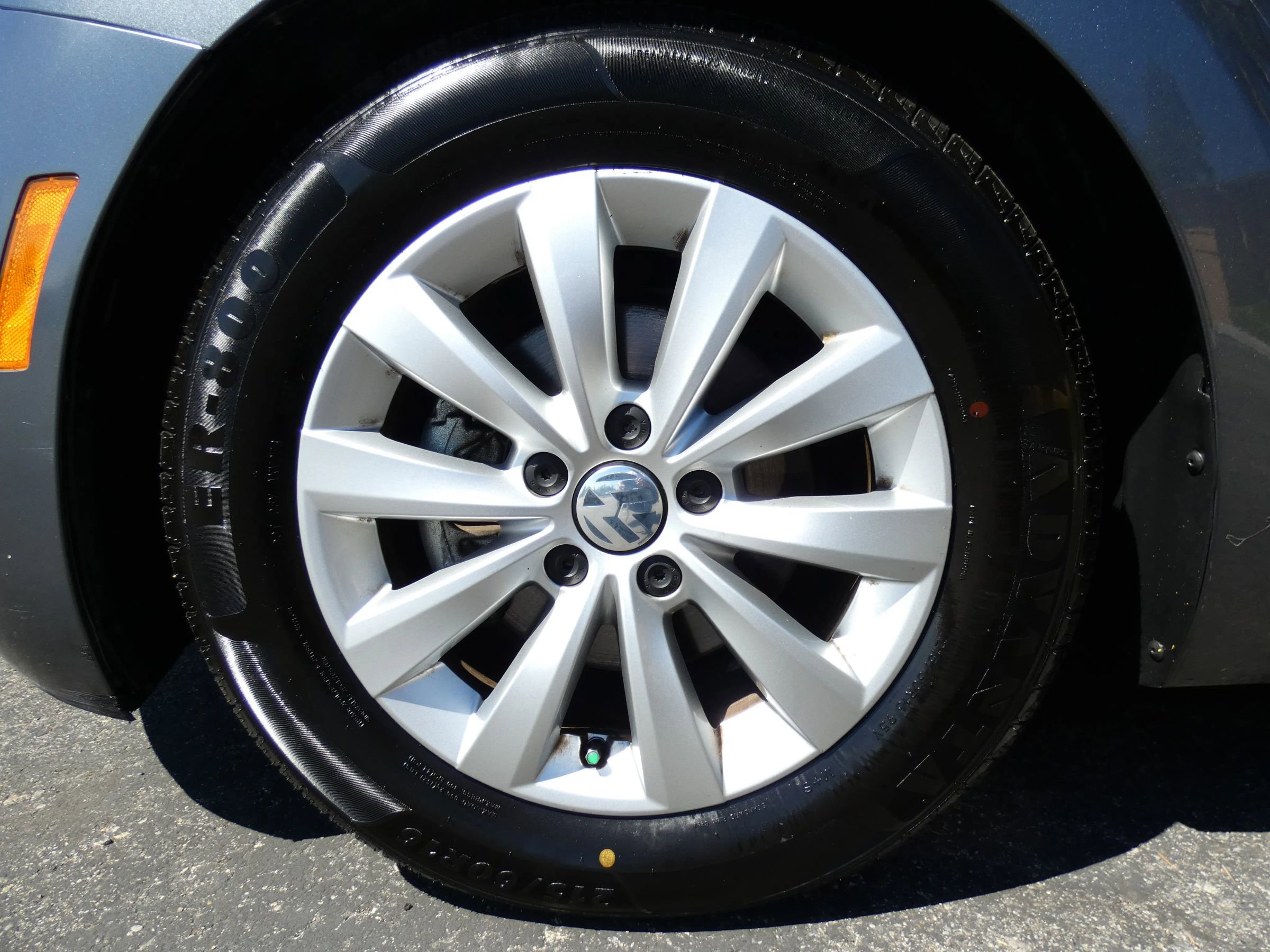 Used 2018 Volkswagen Beetle 2.0T S image 18