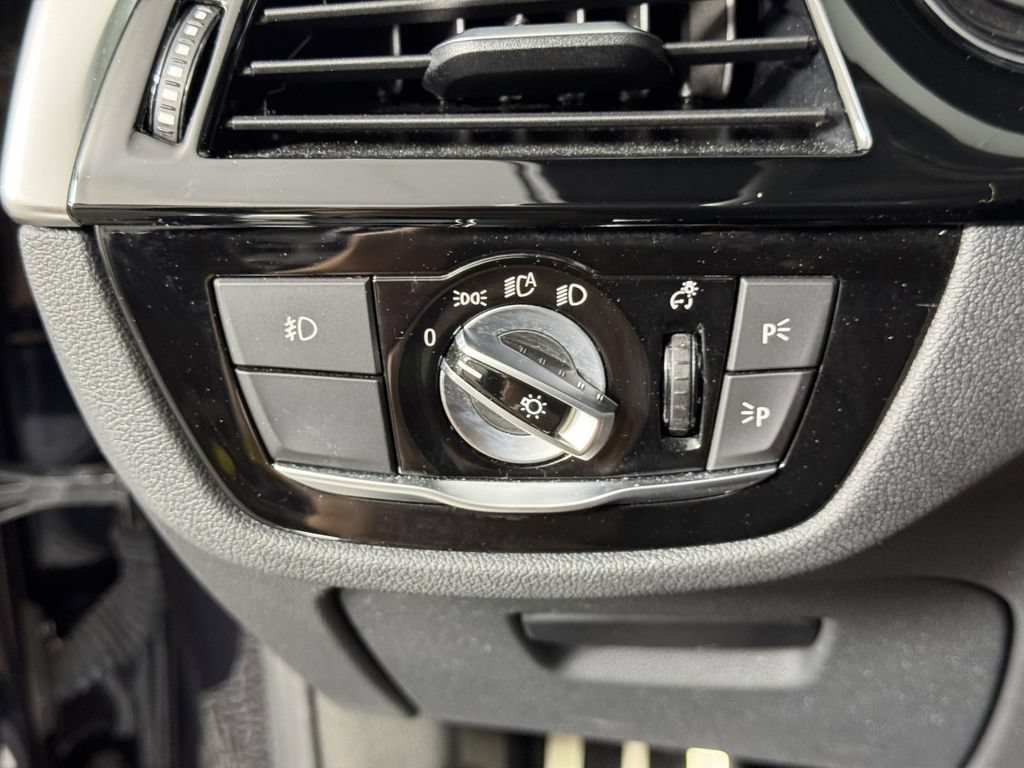 Used 2019 BMW 540i xDrive w/ M Sport Package AWD/4WD image 19