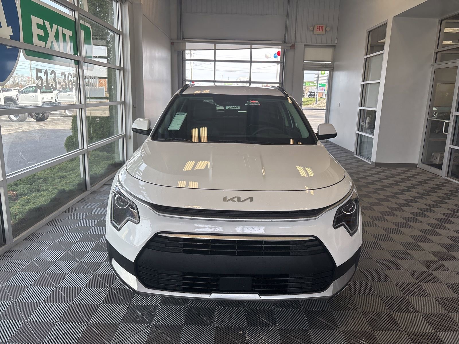 New 2025 Kia Niro EX image 2