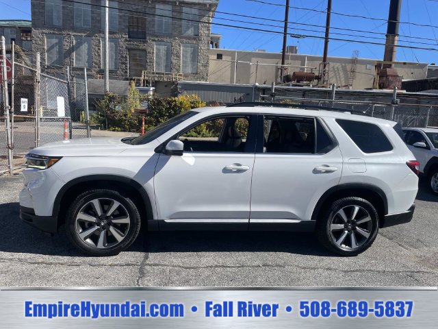 Used 2023 Honda Pilot Touring image 2