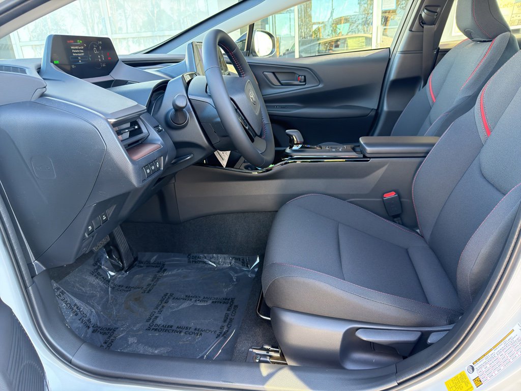 Used 2020 Toyota Prius LE image 12