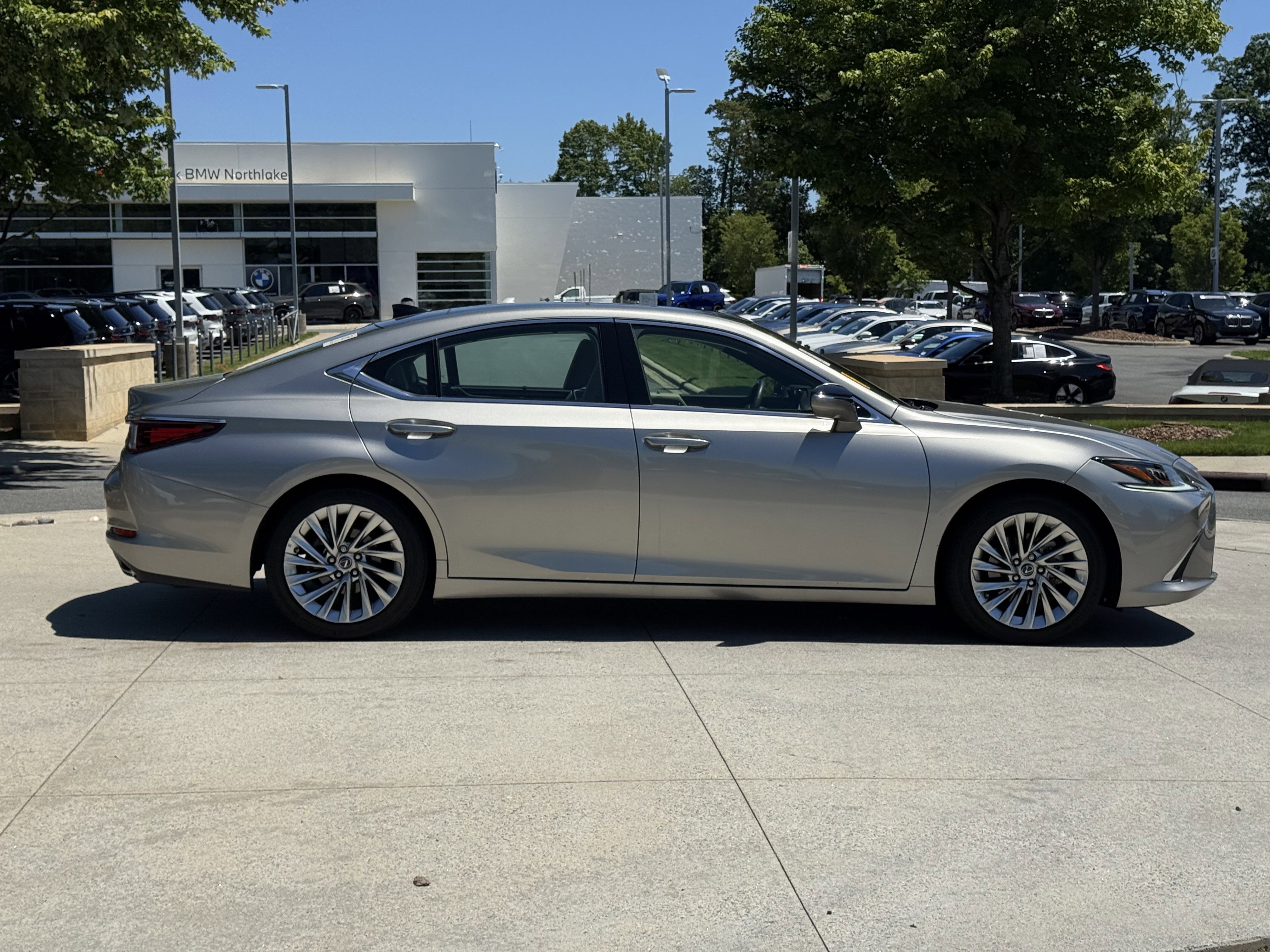 Used 2021 Lexus ES 350 Ultra Luxury w/ Accessory Package 2 FWD image 8