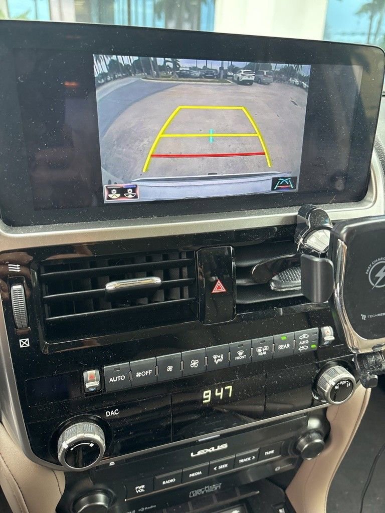 Used 2023 Lexus GX 460 Premium AWD/4WD image 2