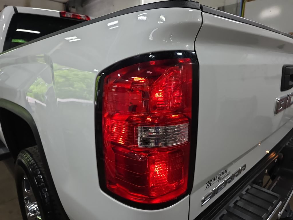 Used 2019 GMC Sierra 3500 SLT w/ Duramax Plus Package AWD/4WD image 32